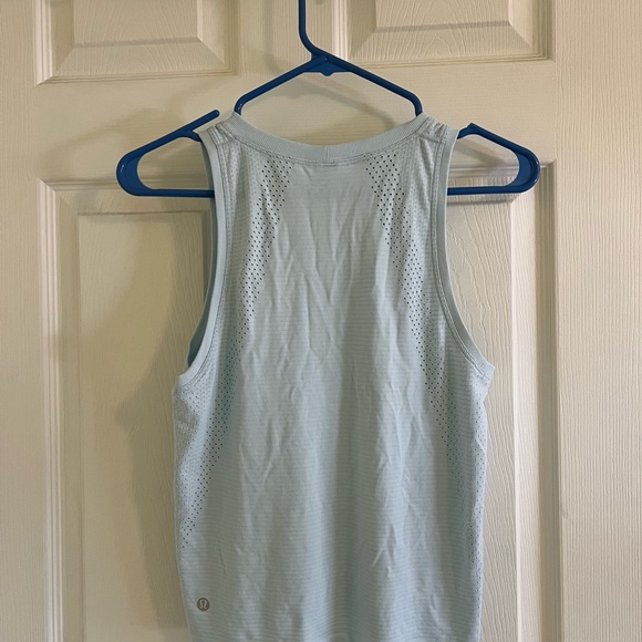 Lululemon Athletica Train to be Tank Top Size 4 Powder Blue - Picture 3 of 5